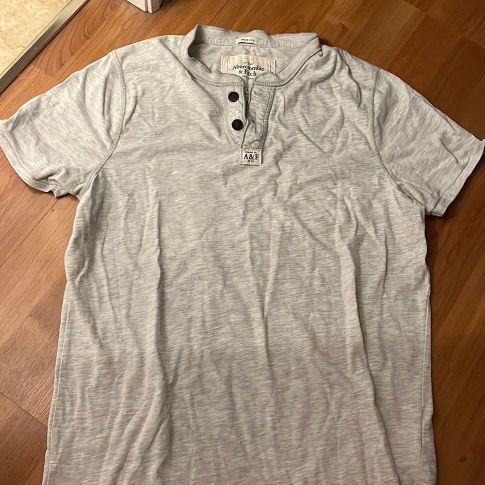 Light grey tee
